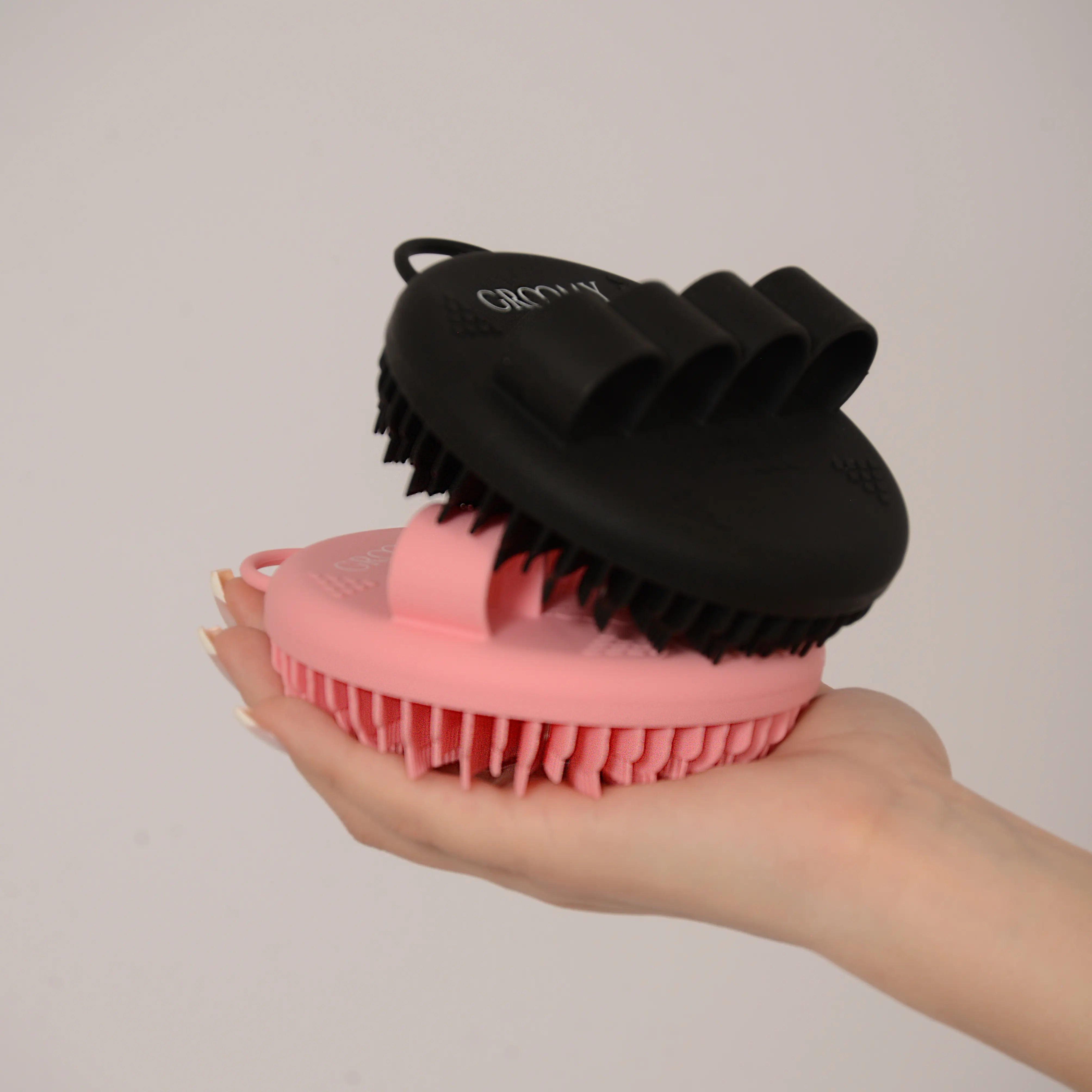 Groomy Body Scrubber